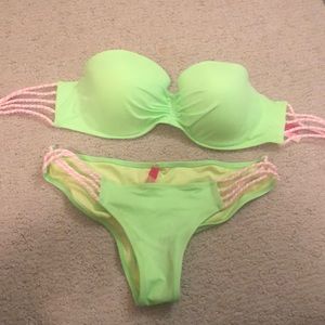 Victoria’s Secret bikini